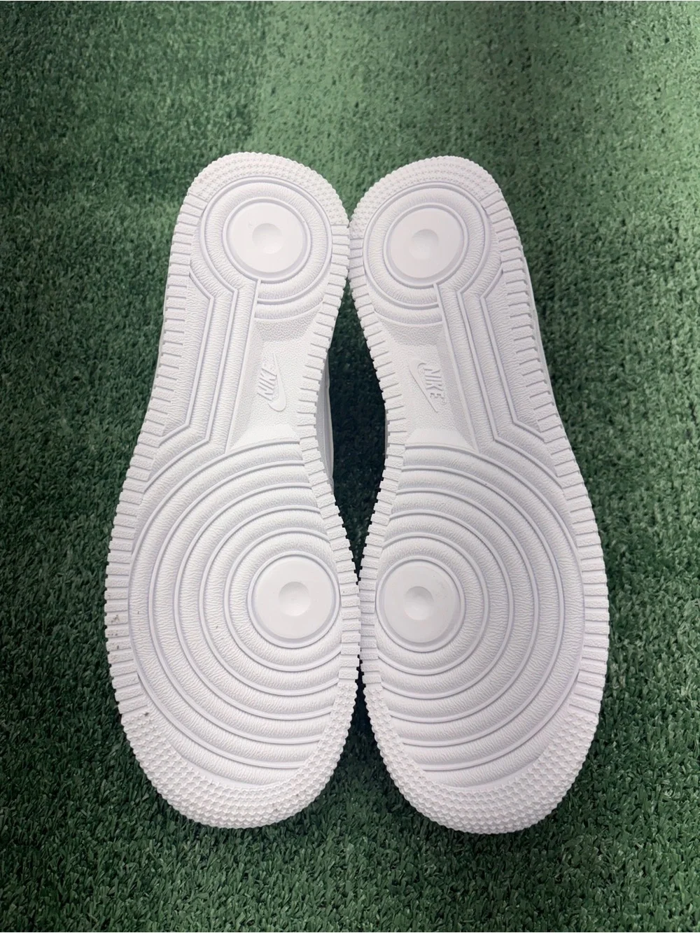 Nike White Low-Top Men's Sneakers